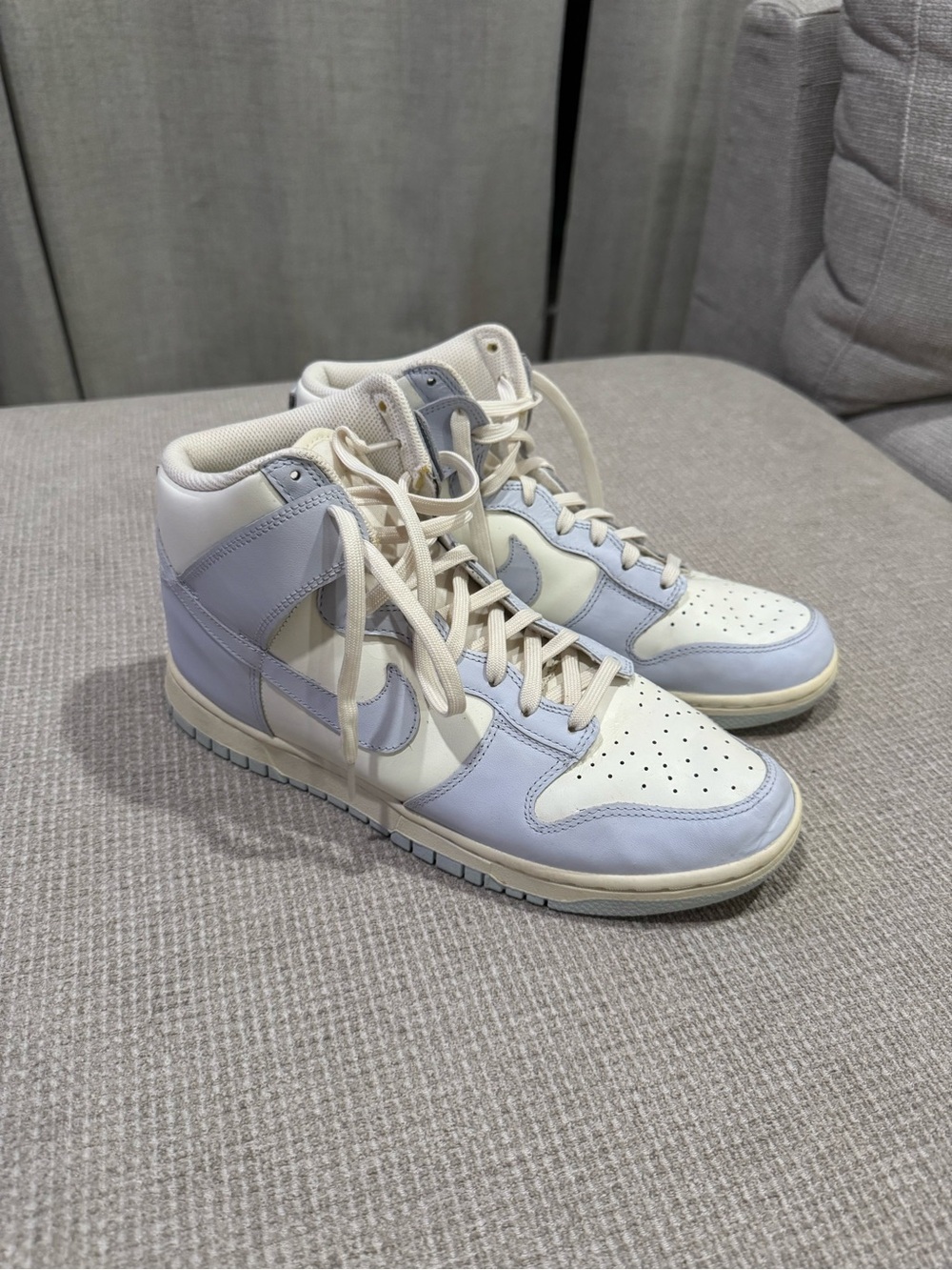 Women’s Nike Dunk High in Football Grey